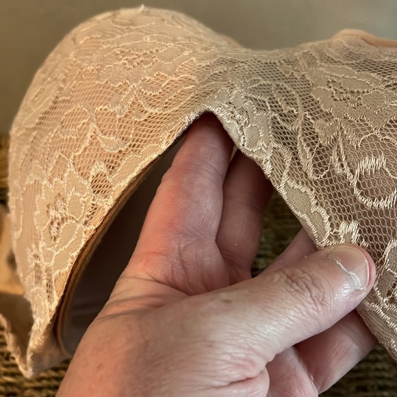 Avenue Body Bra - 52C Nude Underwire, Lace, Padded - Picture 10 of 10